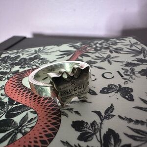 GUCCI 
Sterling Silver Butterfly Band Ring 52 6
